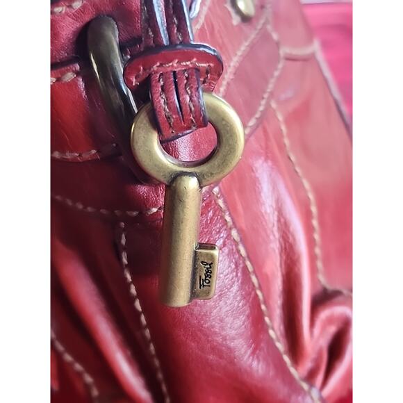 Fossil Red Leather Purse Cognac Fabric Lining Key Fob 8-9 Inch Drop 3 Pockets - Picture 8 of 16